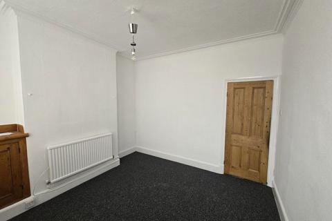 2 bedroom terraced house to rent, Howard Road, Leicester