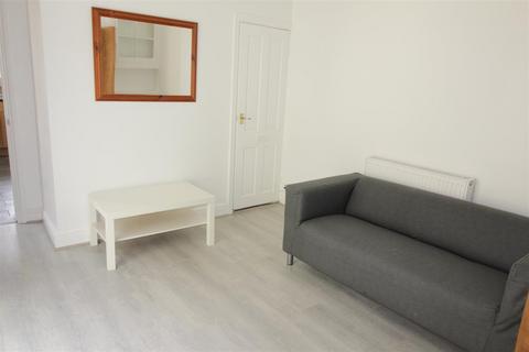 2 bedroom flat to rent, Whitchurch Road, Gabalfa CF14