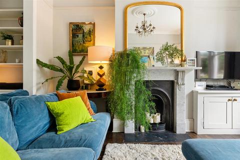 29 Wanstead Place, London, E11 2SW