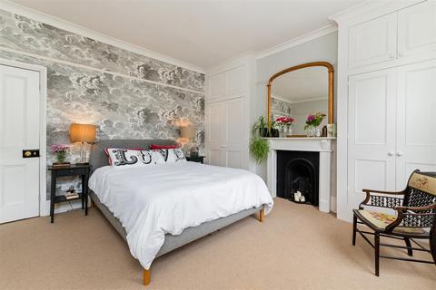 29 Wanstead Place, London, E11 2SW
