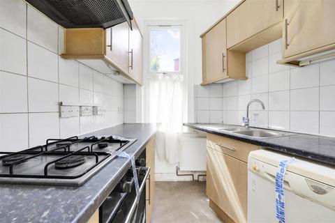 2 bedroom flat for sale, Chapter Road, London NW2