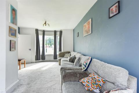 3 bedroom terraced house for sale, Wood Farm Close, Leigh-on-Sea SS9