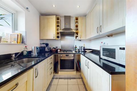 2 bedroom apartment for sale, Palmers Road, London E2