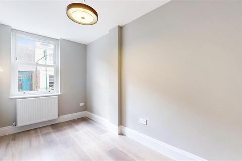 2 bedroom apartment to rent, Brick Lane, London E1