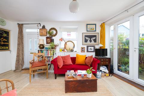 Flat 2, 19 Gloucester Street, Eastville, Bristol, BS5 6QF