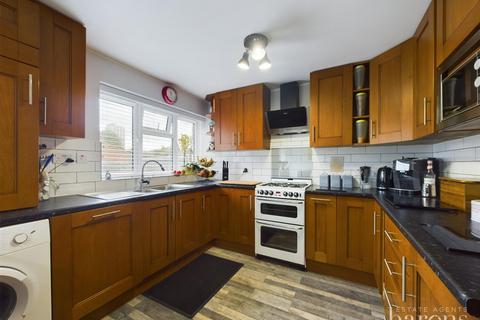 3 bedroom terraced house for sale, Thames Court, Basingstoke RG21