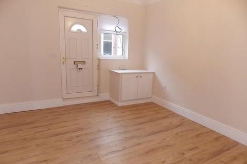 3 bedroom terraced house to rent, King Street, Ilkeston