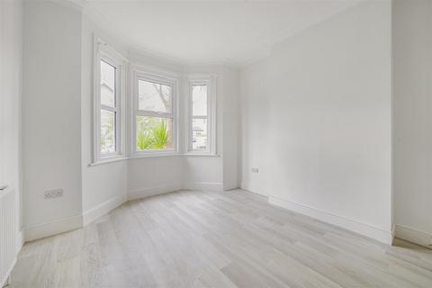 35 Chesham Road, Kingston Upon Thames, KT1 3AG