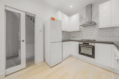 35 Chesham Road, Kingston Upon Thames, KT1 3AG