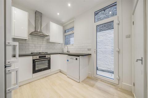35 Chesham Road, Kingston Upon Thames, KT1 3AG