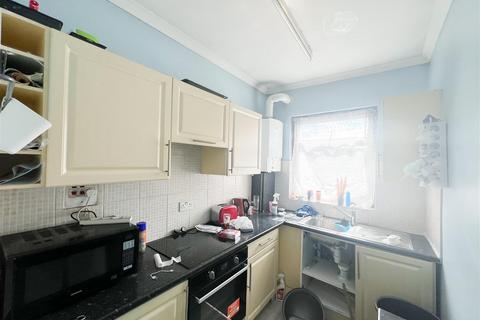 3 bedroom maisonette to rent, Windmill Road, Croydon