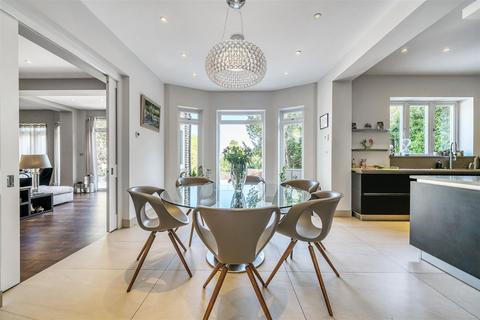 4 bedroom detached house for sale, 65 Barnet Road, Barnet EN5