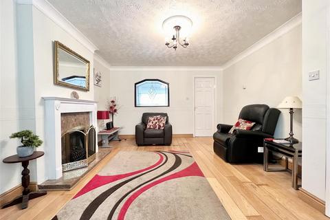 3 bedroom detached house for sale, Rough Hill Drive, Rowley Regis