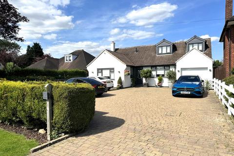 3 bedroom detached house for sale, Lutterworth Road, Whitestone