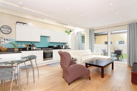 2 bedroom flat to rent, Landgrove Road, London