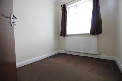 1 bedroom in a house share to rent, Dorset Avenue, Hayes