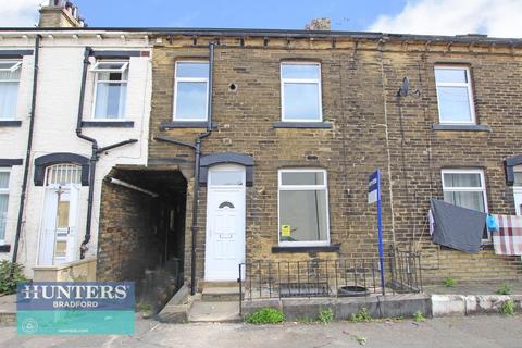 2 bedroom terraced house to rent, Halstead Place Great Horton, Bradford, West Yorkshire, BD7 3LY