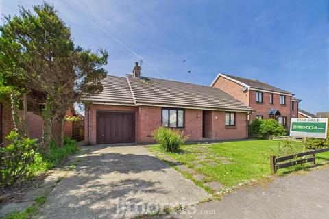 2 bedroom detached bungalow for sale, 7 Maes Awel, Fishguard
