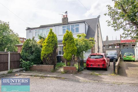 3 bedroom semi-detached house to rent, Norwood Street Bankfoot, Bradford, West Yorkshire, BD5 9PY