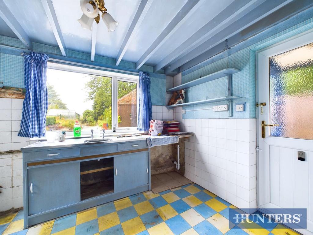 Kitchen alt 2
