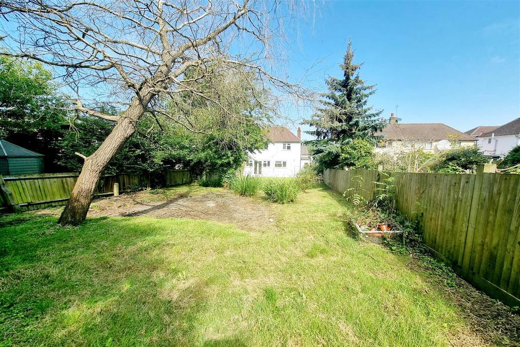 REAR ELEVATION &amp; GARDEN: