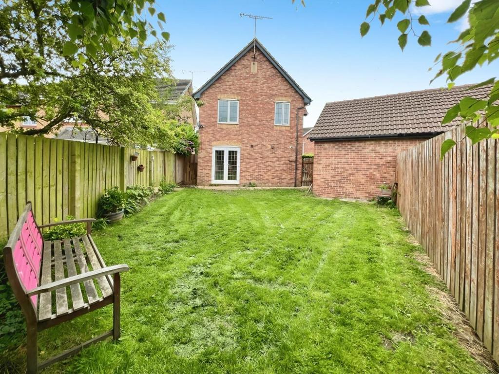 43732758-back 20garden.jpg