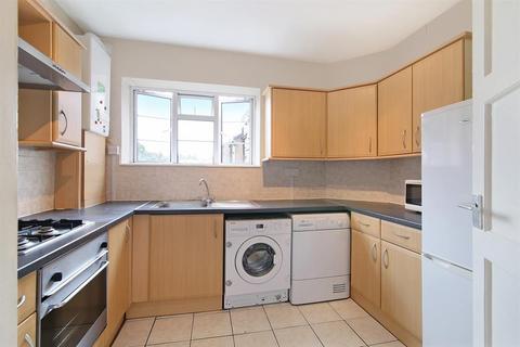 2 bedroom flat to rent, Harlynwood Close , SE5 0UE