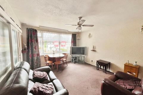 2 bedroom maisonette for sale, Strawberry Lane, Carshalton