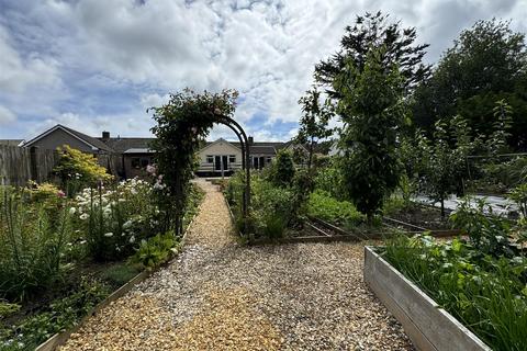 4 bedroom bungalow for sale, Alverdiscott Road, Bideford EX39