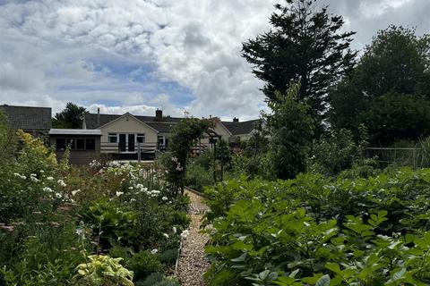Dunromin Alverdiscott Road, Bideford, EX39 4DA