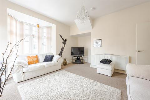 2 bedroom flat for sale, 21a & 21 High Street, Burton-Upon-Stather