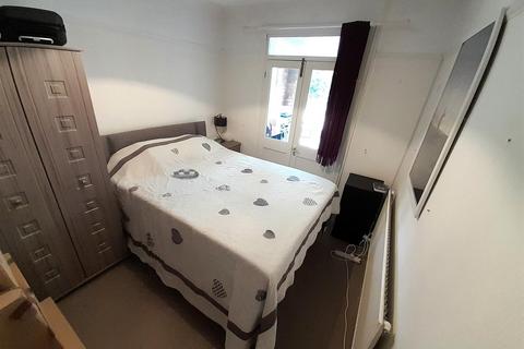 2 bedroom detached bungalow for sale, Gwscwm Road, Pembrey, Burry Port