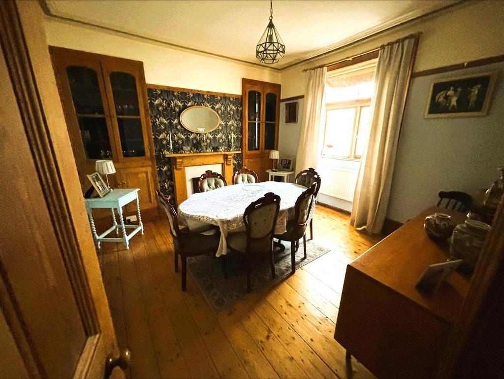 Dining room.jpg