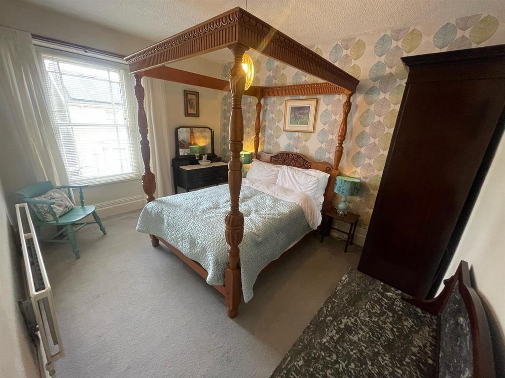 Master bedroom.jpg