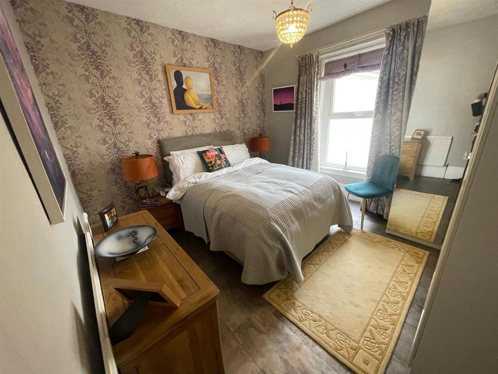 Second bedroom.jpg
