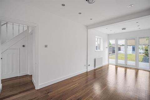 317 Gander Green Lane, Sutton, SM3 9QE