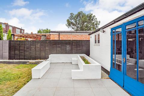 317 Gander Green Lane, Sutton, SM3 9QE