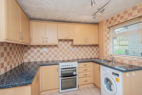 3 bedroom townhouse for sale, Bawn Approach, New Farnley, Leeds