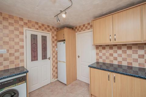 3 bedroom townhouse for sale, Bawn Approach, New Farnley, Leeds