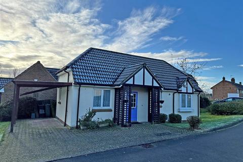 2 bedroom semi-detached bungalow for sale, Crofters Close, Redhill