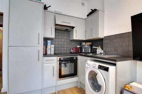 Flat 1, 47 Warwick Gardens, Worthing, BN11 1PF