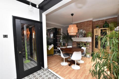 6 Drew Avenue, Grimsby, DN32 0AY