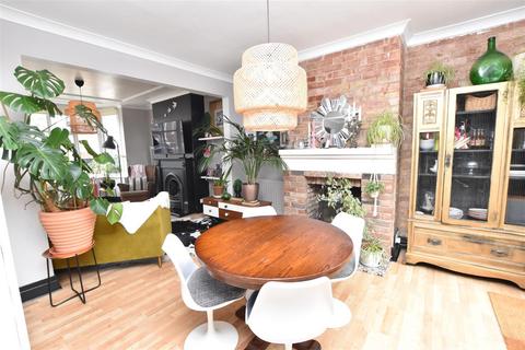 6 Drew Avenue, Grimsby, DN32 0AY