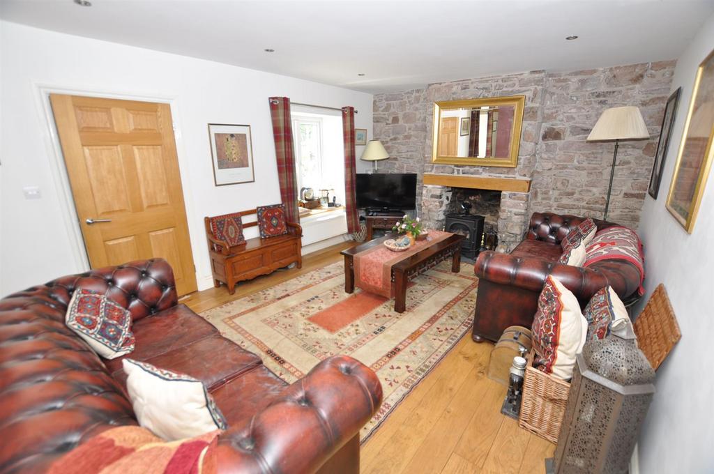 Old School Road, Llansteffan, Carmarthen 3 bed detached house for sale