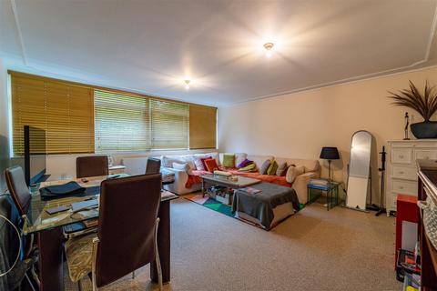 2 bedroom flat for sale, Woodbourne, Augustus Road, Edgbaston, Birmingham, B15