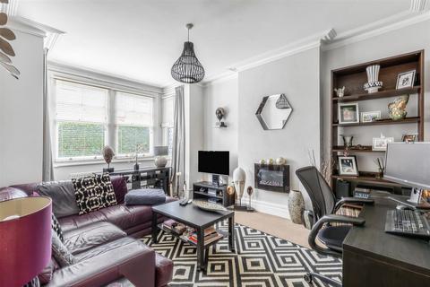 2 bedroom flat to rent, Cowley Mansions, Mortlake, SW14