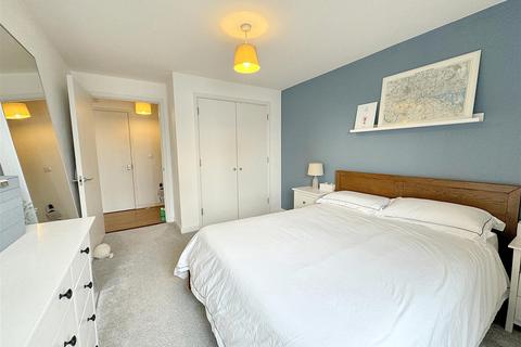 2 bedroom apartment for sale, Cam Road, London