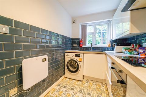 Flat 25, Pakenham Village, 25 Gilldown Place, Birmingham, B15 2LR