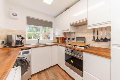 2 bedroom flat for sale, Sanders Lane, Mill Hill