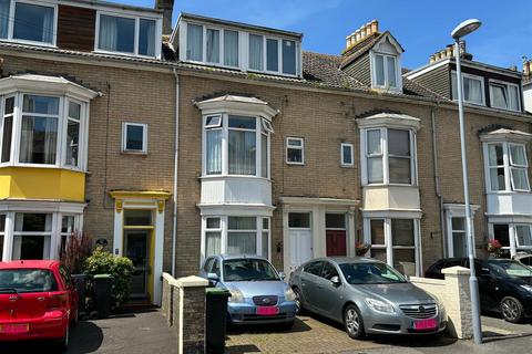 4 bedroom terraced house to rent, Grange Road, Weymouth